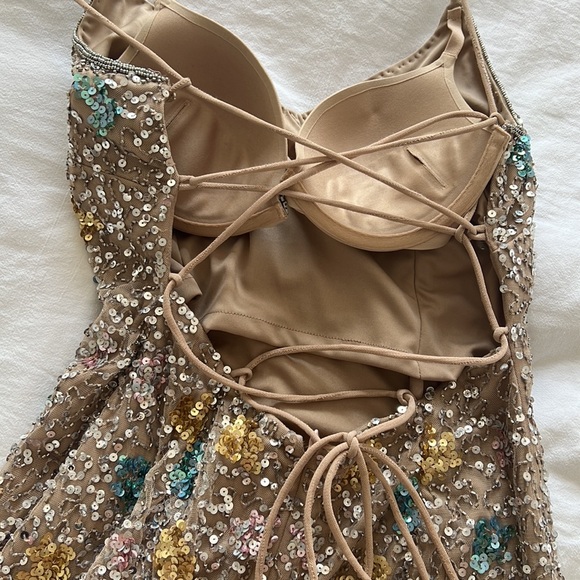 MAC DUGGAL SEQUIN DRESS SIZE 4 - Picture 5 of 7